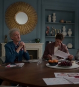 Emily_in_Paris_S02E05_WEBRip_x264-ION10_0963.jpg