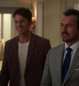 Emily_in_Paris_S02E05_WEBRip_x264-ION10_1051.jpg