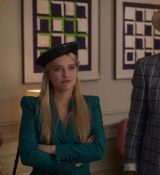 Emily_in_Paris_S02E05_WEBRip_x264-ION10_1075.jpg