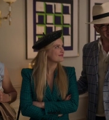 Emily_in_Paris_S02E05_WEBRip_x264-ION10_1083.jpg
