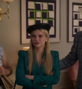Emily_in_Paris_S02E05_WEBRip_x264-ION10_1087.jpg