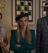 Emily_in_Paris_S02E05_WEBRip_x264-ION10_1092.jpg