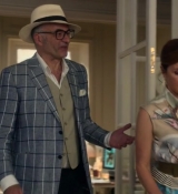 Emily_in_Paris_S02E05_WEBRip_x264-ION10_1154.jpg