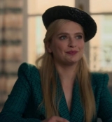 Emily_in_Paris_S02E05_WEBRip_x264-ION10_1163.jpg