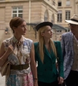 Emily_in_Paris_S02E05_WEBRip_x264-ION10_1275.jpg