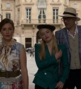 Emily_in_Paris_S02E05_WEBRip_x264-ION10_1283.jpg