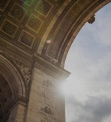 Emily_in_Paris_S02E05_WEBRip_x264-ION10_1315.jpg