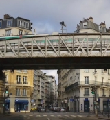 Emily_in_Paris_S02E05_WEBRip_x264-ION10_1320.jpg