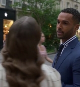 Emily_in_Paris_S02E05_WEBRip_x264-ION10_1521.jpg