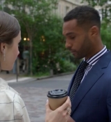 Emily_in_Paris_S02E05_WEBRip_x264-ION10_1542.jpg