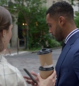 Emily_in_Paris_S02E05_WEBRip_x264-ION10_1551.jpg