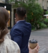 Emily_in_Paris_S02E05_WEBRip_x264-ION10_1559.jpg