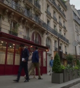 Emily_in_Paris_S02E05_WEBRip_x264-ION10_1599.jpg