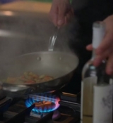 Emily_in_Paris_S02E05_WEBRip_x264-ION10_1651.jpg
