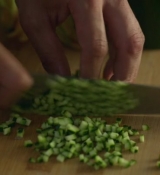 Emily_in_Paris_S02E05_WEBRip_x264-ION10_1662.jpg