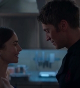 Emily_in_Paris_S02E05_WEBRip_x264-ION10_1711.jpg