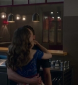 Emily_in_Paris_S02E05_WEBRip_x264-ION10_1727.jpg