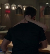 Emily_in_Paris_S02E05_WEBRip_x264-ION10_1735.jpg
