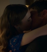 Emily_in_Paris_S02E05_WEBRip_x264-ION10_1743.jpg