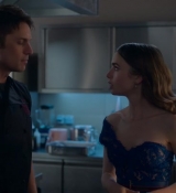 Emily_in_Paris_S02E05_WEBRip_x264-ION10_1761.jpg