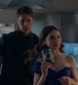 Emily_in_Paris_S02E05_WEBRip_x264-ION10_1770.jpg