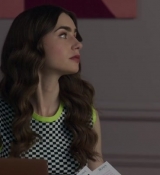 Emily_in_Paris_S02E05_WEBRip_x264-ION10_1831.jpg