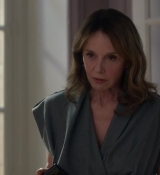 Emily_in_Paris_S02E05_WEBRip_x264-ION10_1875.jpg