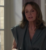 Emily_in_Paris_S02E05_WEBRip_x264-ION10_1913.jpg