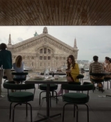 Emily_in_Paris_S02E05_WEBRip_x264-ION10_1970.jpg