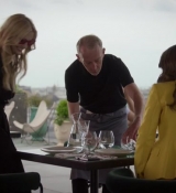 Emily_in_Paris_S02E05_WEBRip_x264-ION10_1986.jpg