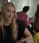 Emily_in_Paris_S02E05_WEBRip_x264-ION10_2012.jpg