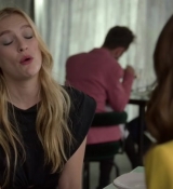 Emily_in_Paris_S02E05_WEBRip_x264-ION10_2065.jpg