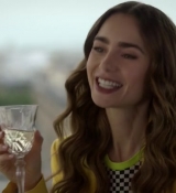 Emily_in_Paris_S02E05_WEBRip_x264-ION10_2086.jpg