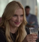 Emily_in_Paris_S02E05_WEBRip_x264-ION10_2107.jpg
