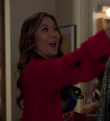 Emily_in_Paris_S02E05_WEBRip_x264-ION10_2191.jpg