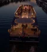 Emily_in_Paris_S02E05_WEBRip_x264-ION10_2227.jpg
