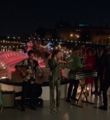 Emily_in_Paris_S02E05_WEBRip_x264-ION10_2241.jpg