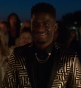 Emily_in_Paris_S02E05_WEBRip_x264-ION10_2255.jpg