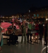 Emily_in_Paris_S02E05_WEBRip_x264-ION10_2300.jpg