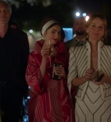Emily_in_Paris_S02E05_WEBRip_x264-ION10_2323.jpg