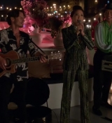 Emily_in_Paris_S02E05_WEBRip_x264-ION10_2338.jpg