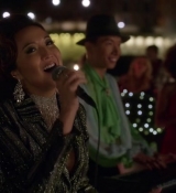 Emily_in_Paris_S02E05_WEBRip_x264-ION10_2348.jpg