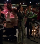 Emily_in_Paris_S02E05_WEBRip_x264-ION10_2372.jpg