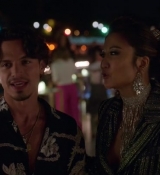 Emily_in_Paris_S02E05_WEBRip_x264-ION10_2426.jpg
