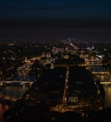 Emily_in_Paris_S02E05_WEBRip_x264-ION10_2556.jpg