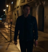 Emily_in_Paris_S02E05_WEBRip_x264-ION10_2603.jpg