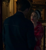 Emily_in_Paris_S02E05_WEBRip_x264-ION10_2608.jpg