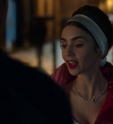 Emily_in_Paris_S02E05_WEBRip_x264-ION10_2643.jpg