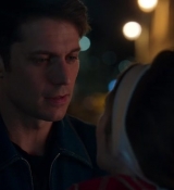Emily_in_Paris_S02E05_WEBRip_x264-ION10_2663.jpg
