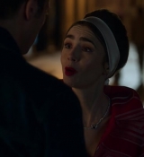 Emily_in_Paris_S02E05_WEBRip_x264-ION10_2699.jpg